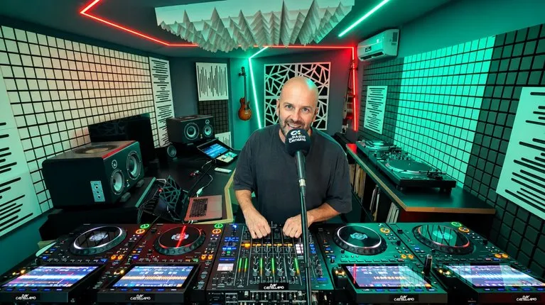 Ray Castellano pone ritmo a Canarias Play con el estreno de ‘Podcastellano’