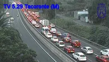 Retenciones en la TF-5 como consecuencia de un accidente de tráfico
